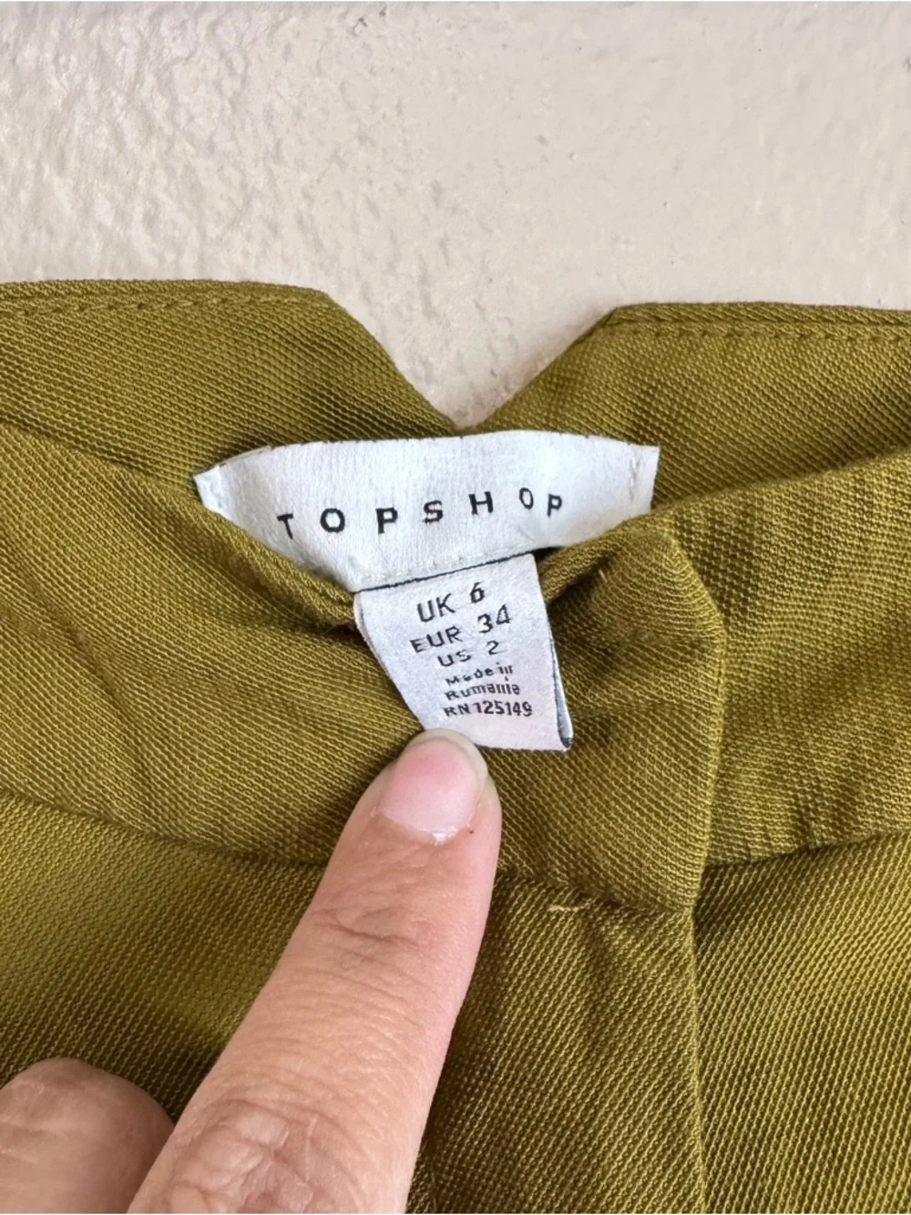 TOPSHOP Olive Green Pleated Casual Trousers - Picture 4 of 7